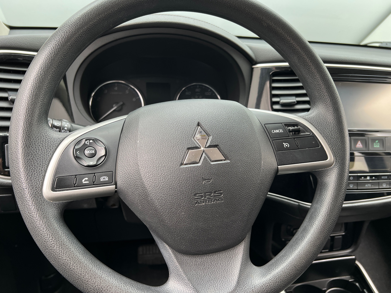 Thumbnail: 2018 Mitsubishi Outlander - 5