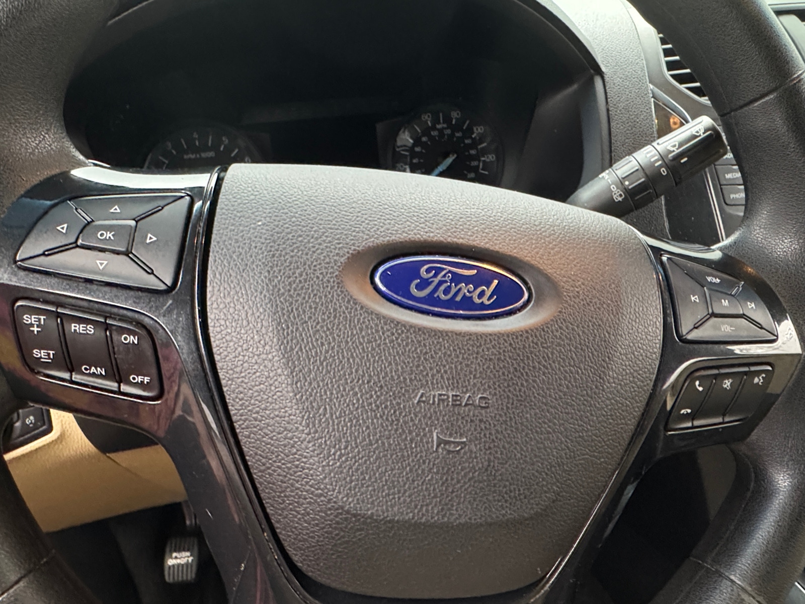 Thumbnail: 2017 Ford Explorer - 5