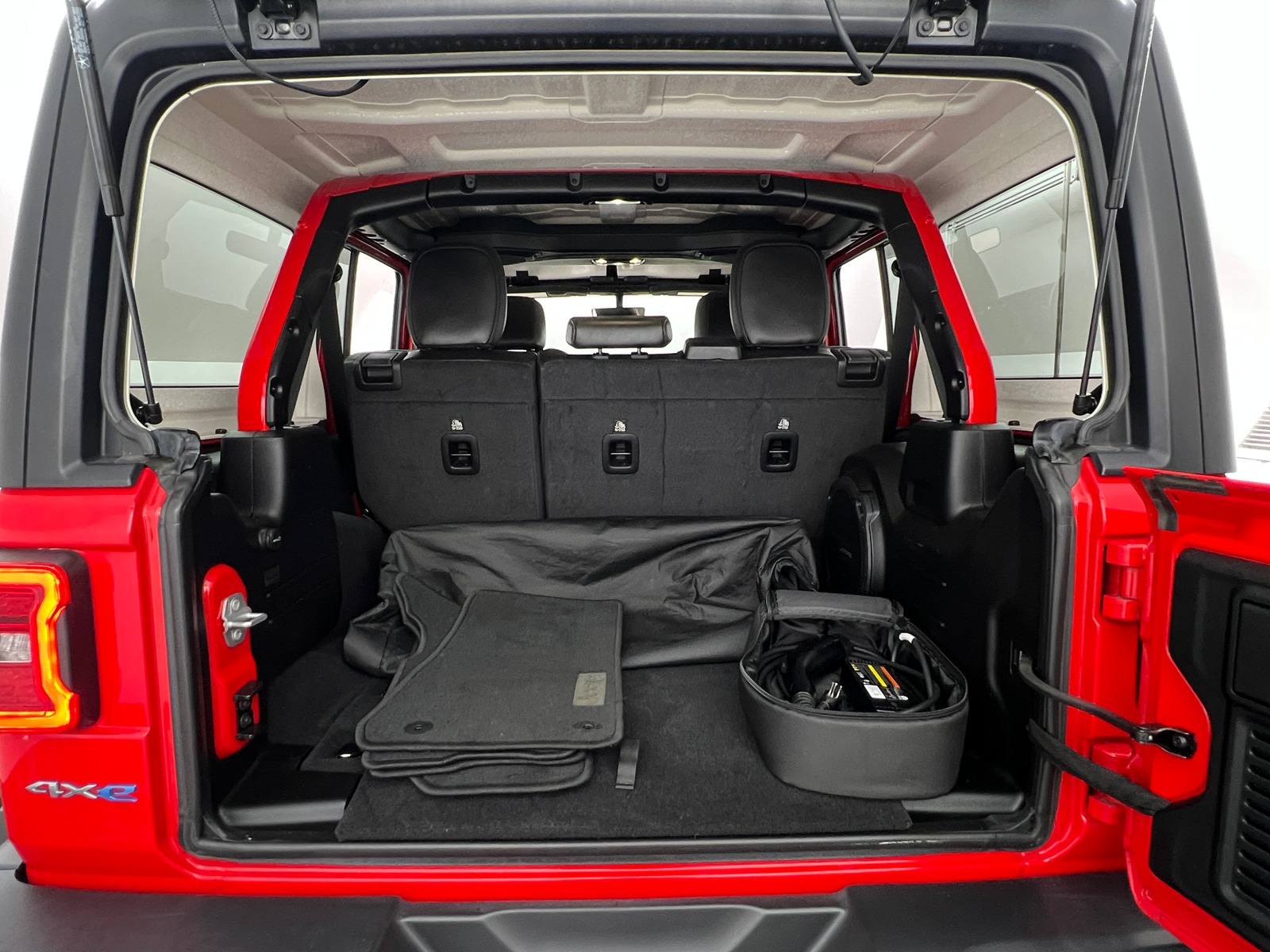 Thumbnail: 2022 Jeep Wrangler - 6