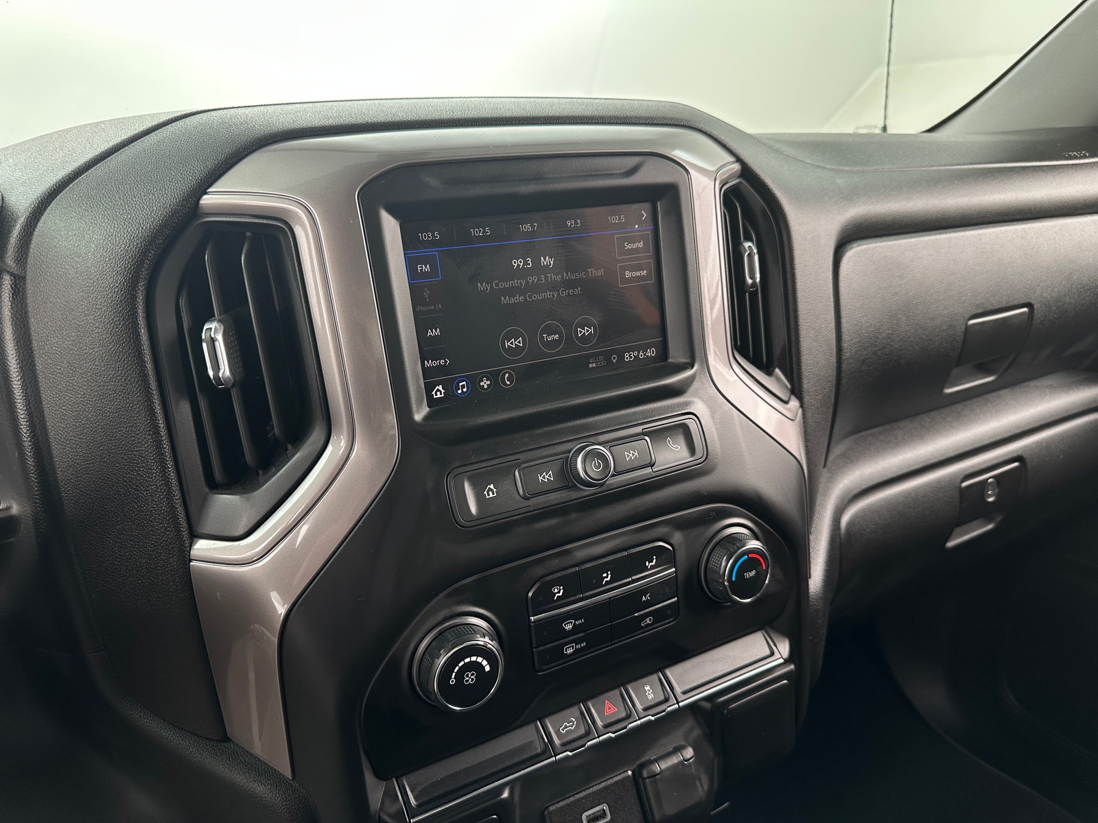 Thumbnail: 2020 Chevrolet Silverado 1500 - 4