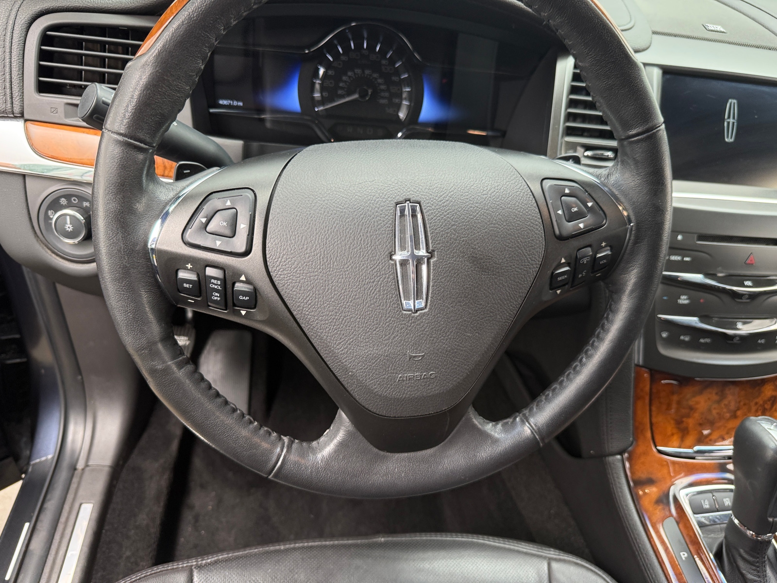 Thumbnail: 2014 Lincoln MKS - 4