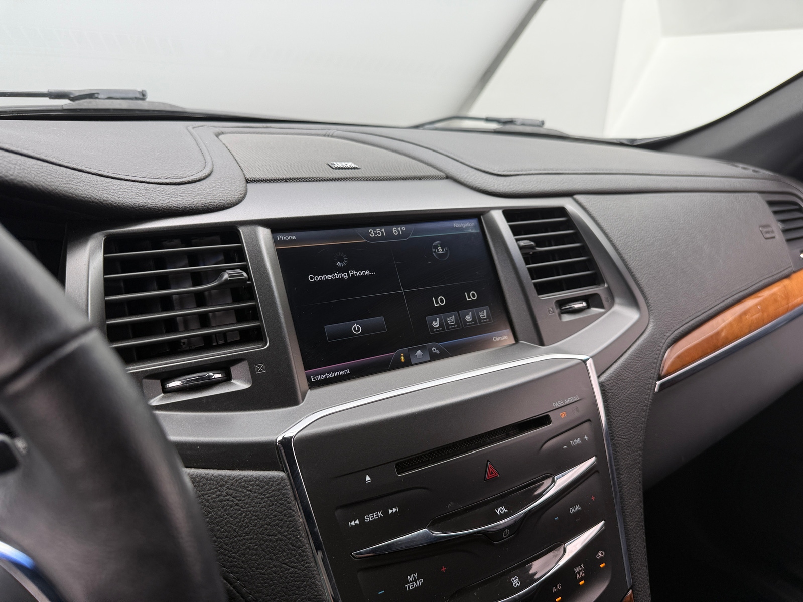 Thumbnail: 2014 Lincoln MKS - 3
