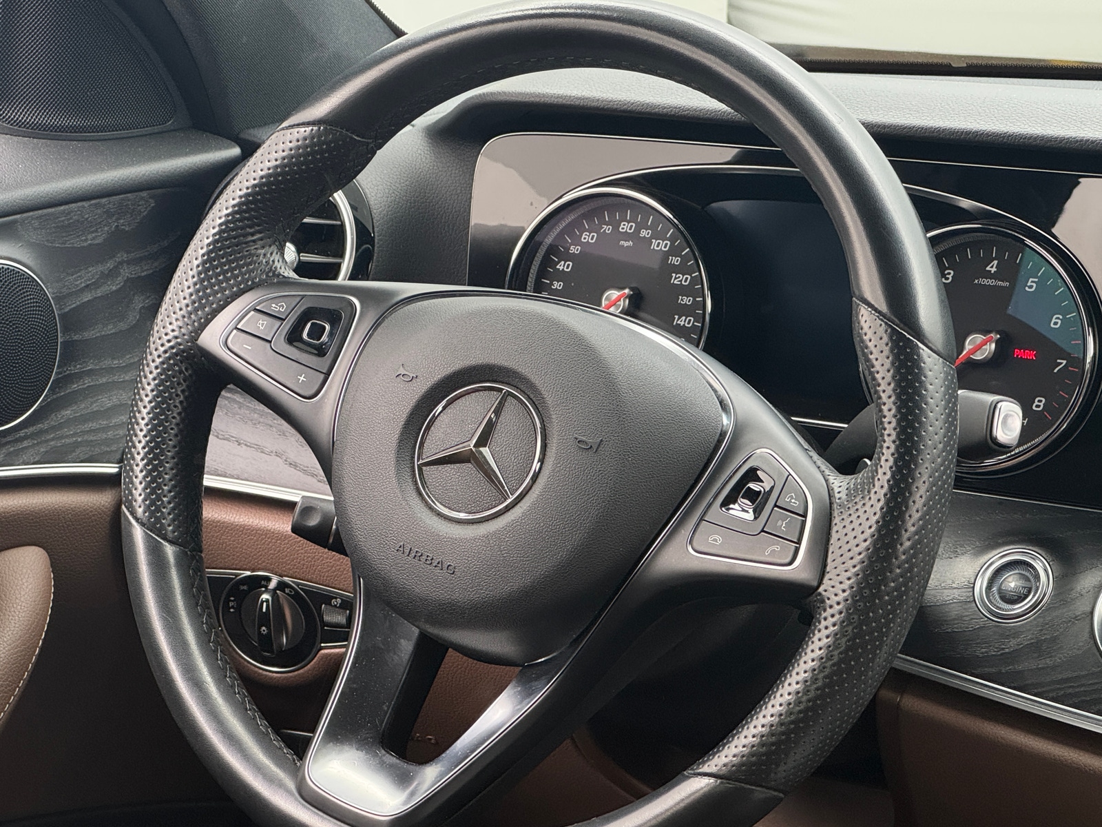 Thumbnail: 2017 Mercedes-Benz E-Class - 4