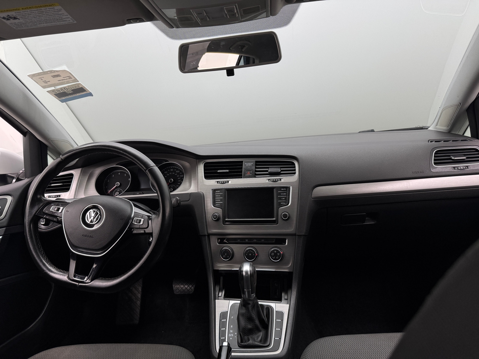 Thumbnail: 2017 Volkswagen Golf - 3
