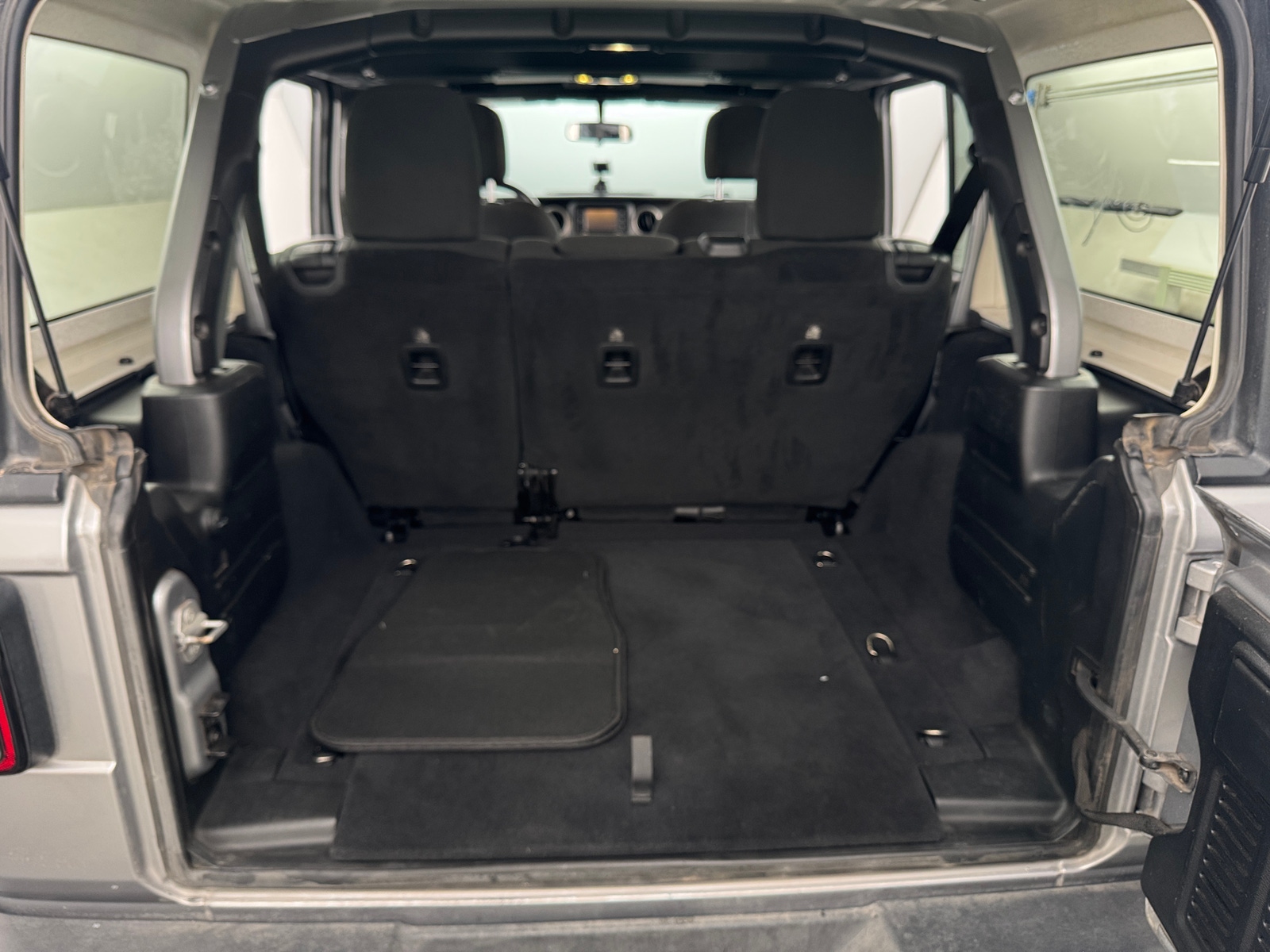 Thumbnail: 2019 Jeep Wrangler - 7