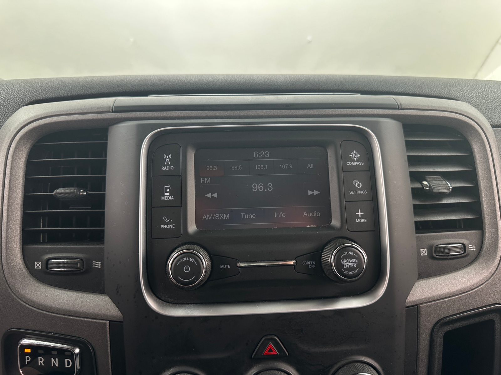 Thumbnail: 2022 RAM 1500 Classic - 3