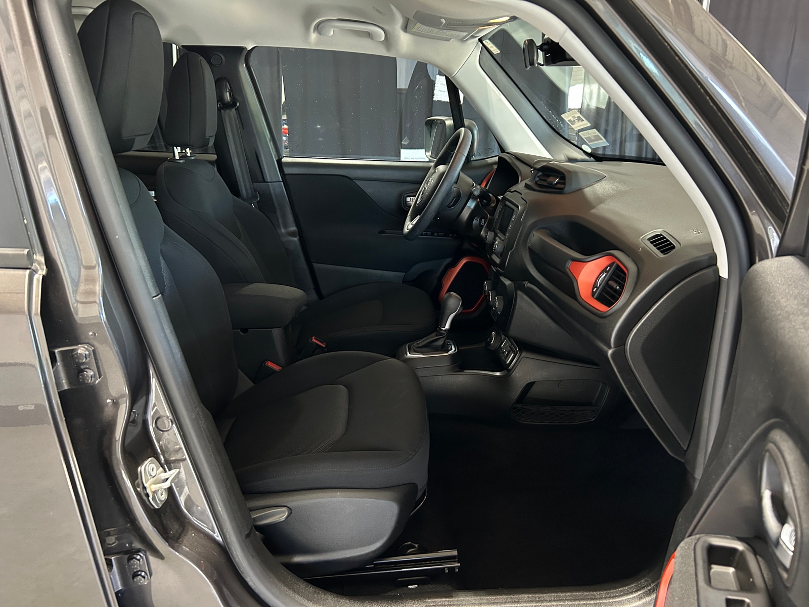 Thumbnail: 2020 Jeep Renegade - 2