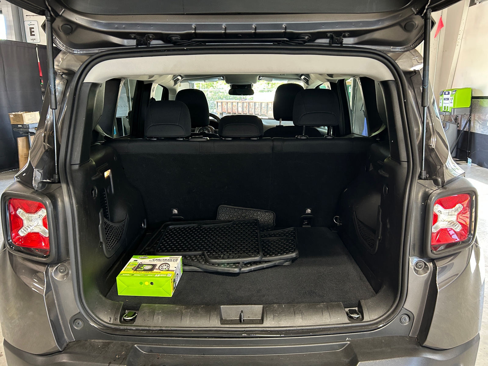 Thumbnail: 2020 Jeep Renegade - 7