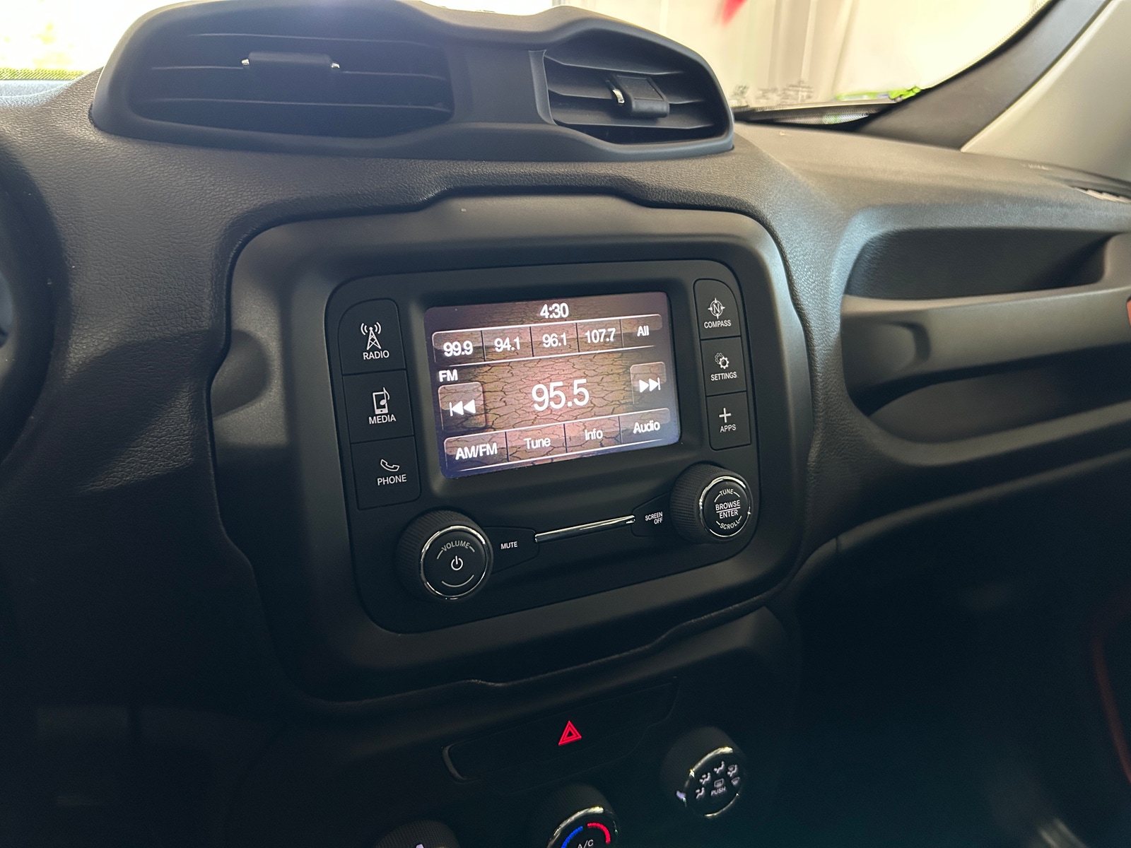 Thumbnail: 2020 Jeep Renegade - 4