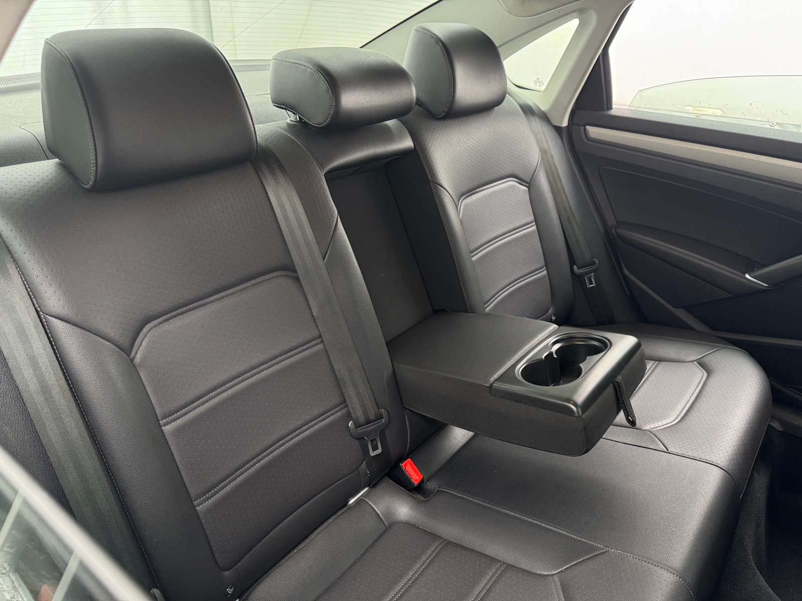 Thumbnail: 2021 Volkswagen Passat - 5