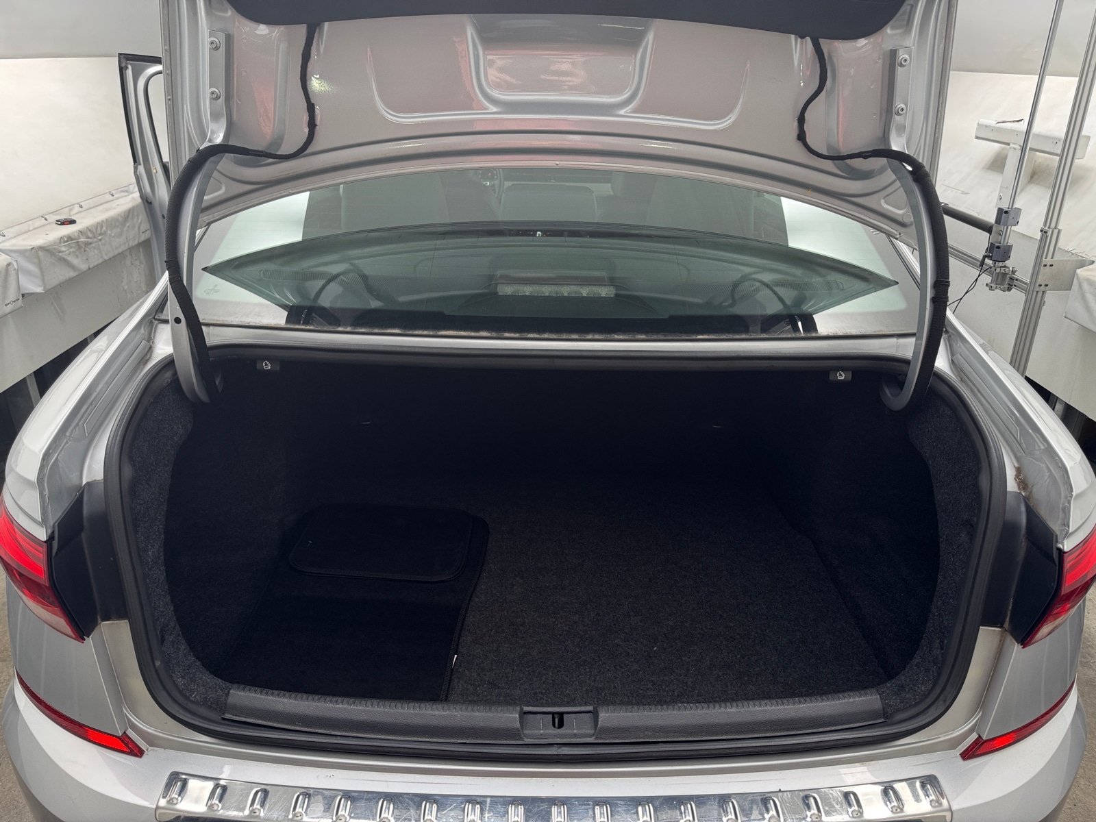 Thumbnail: 2021 Volkswagen Passat - 6