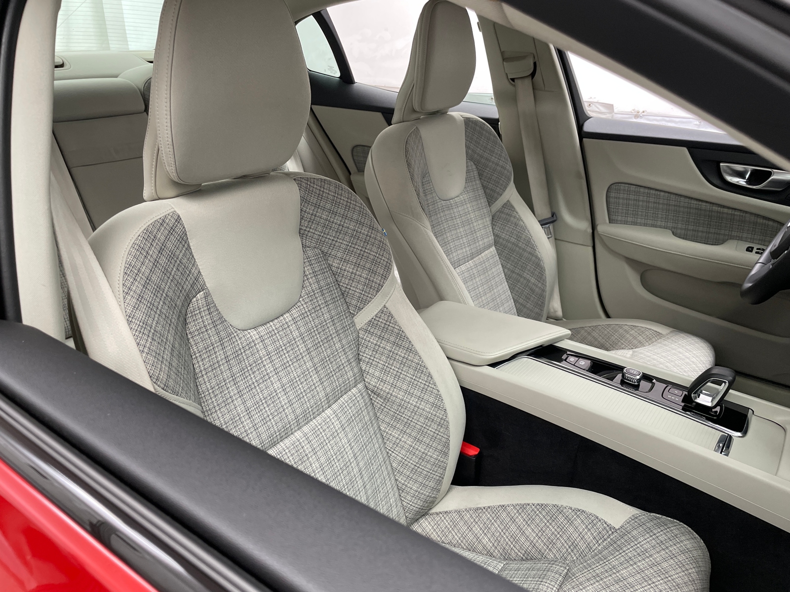 Thumbnail: 2024 Volvo S60 - 2