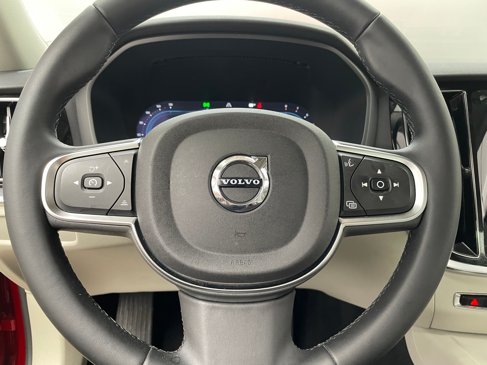 Thumbnail: 2024 Volvo S60 - 5