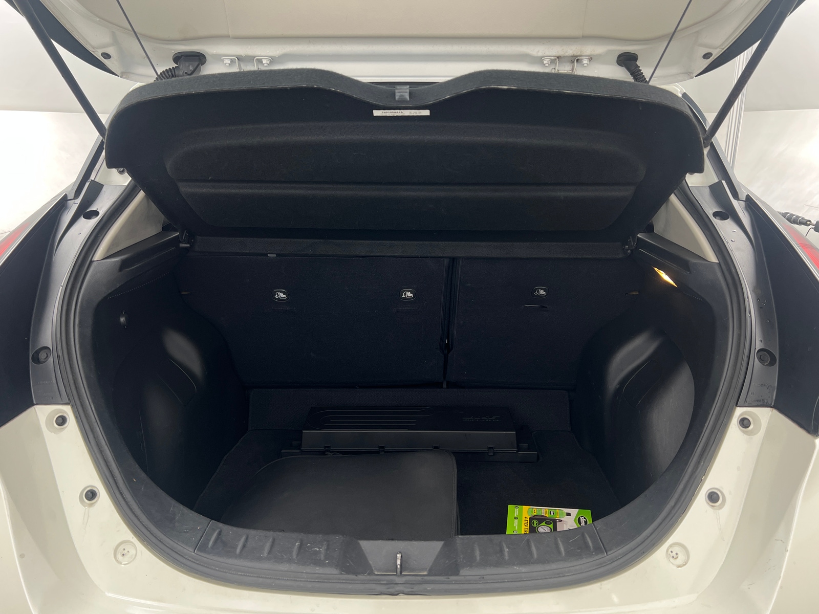 Thumbnail: 2018 Nissan Leaf - 6
