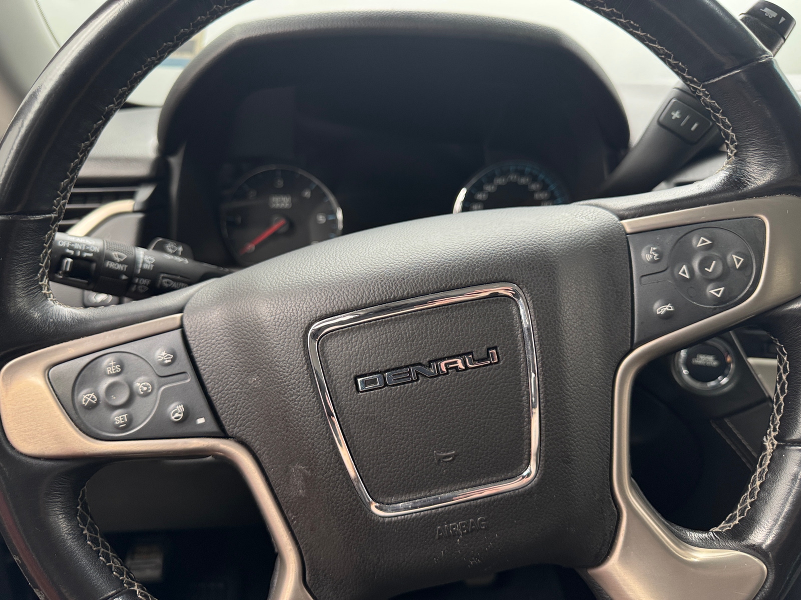 Thumbnail: 2020 GMC Yukon XL - 4