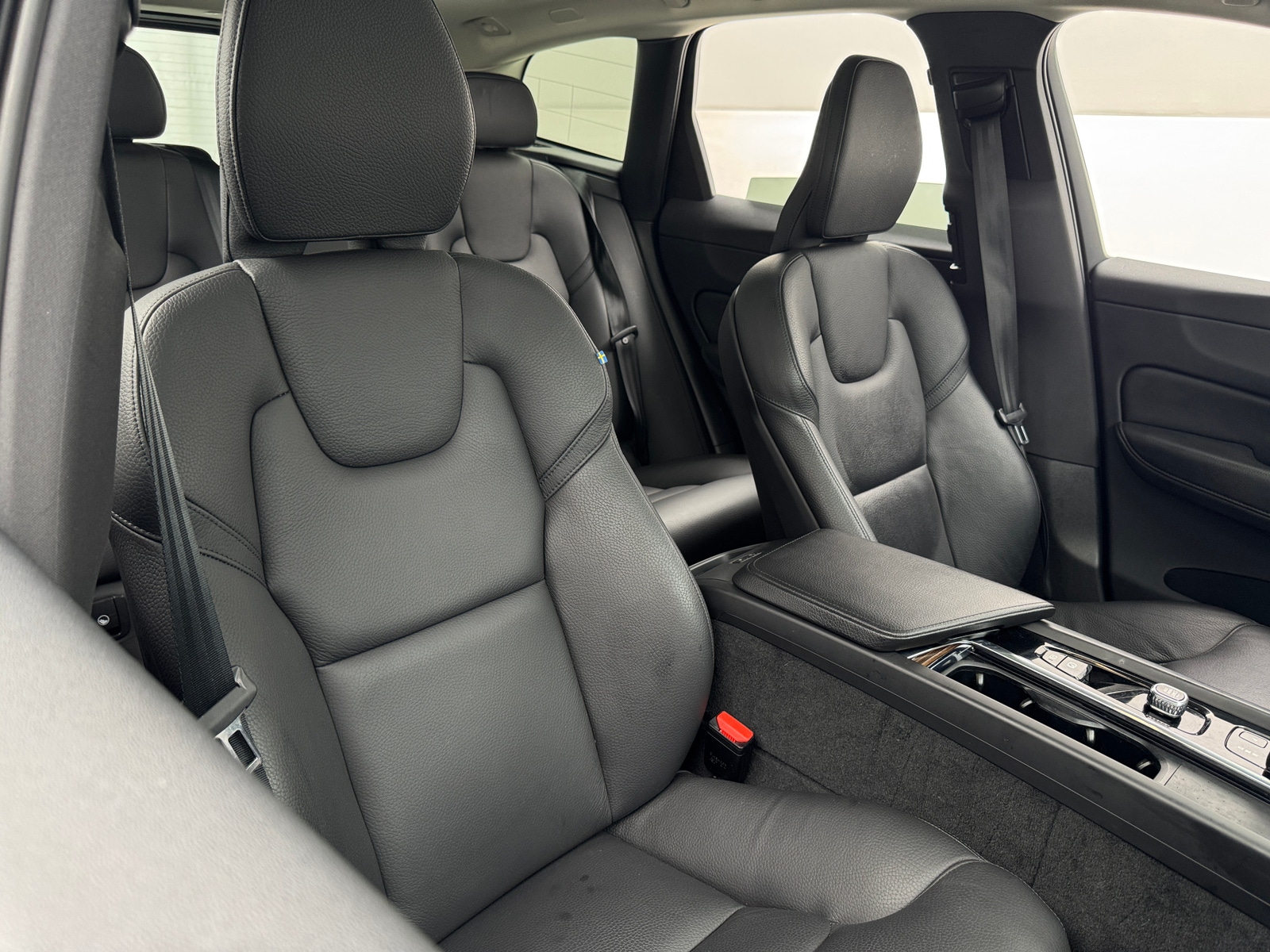 Thumbnail: 2022 Volvo XC60 - 2