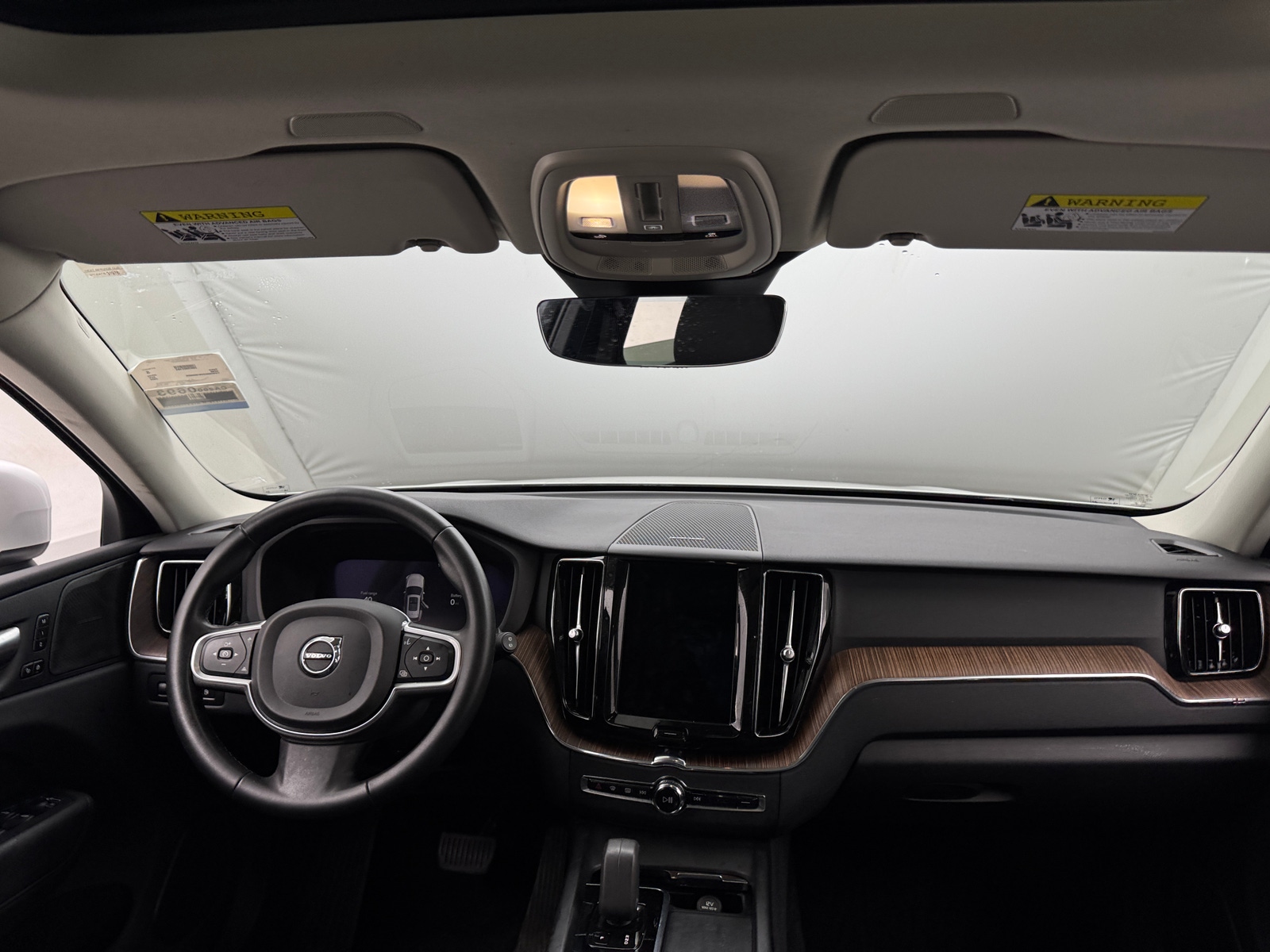 Thumbnail: 2022 Volvo XC60 - 3