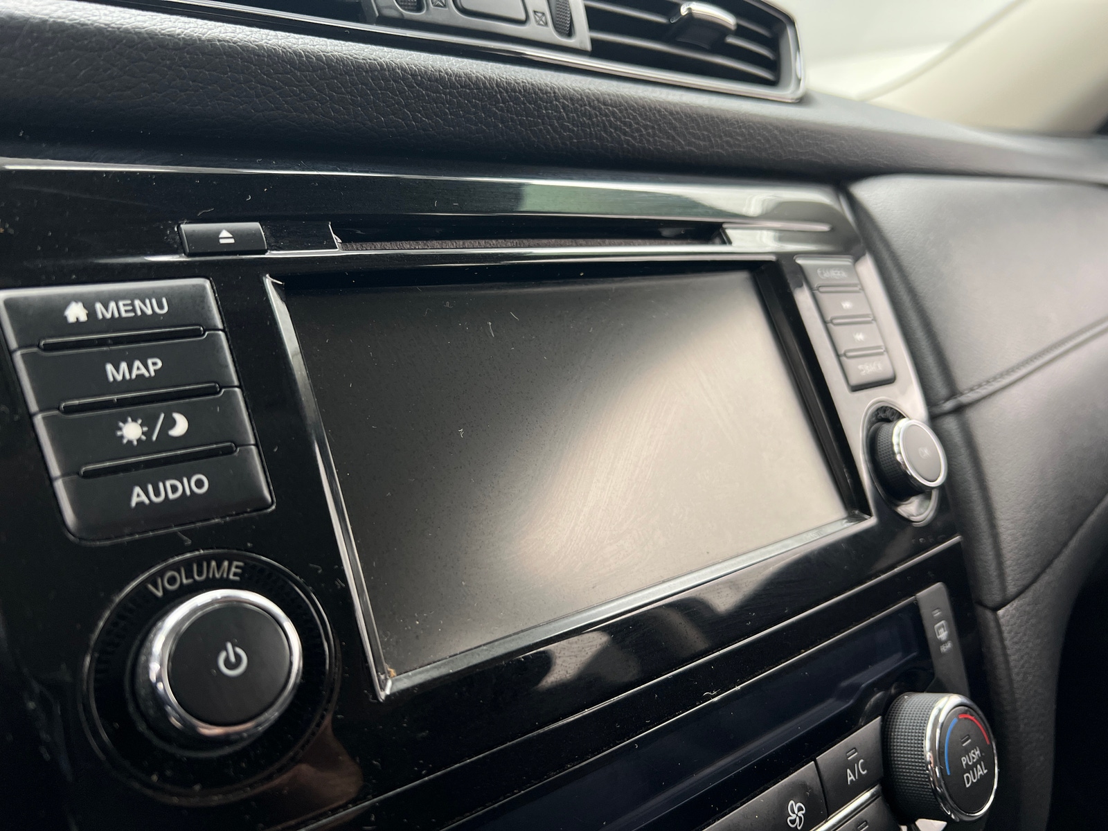 Thumbnail: 2019 Nissan Rogue - 4
