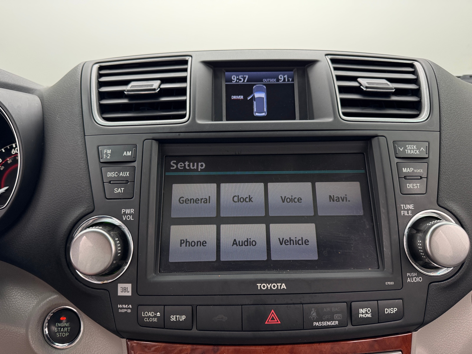 Thumbnail: 2012 Toyota Highlander - 3