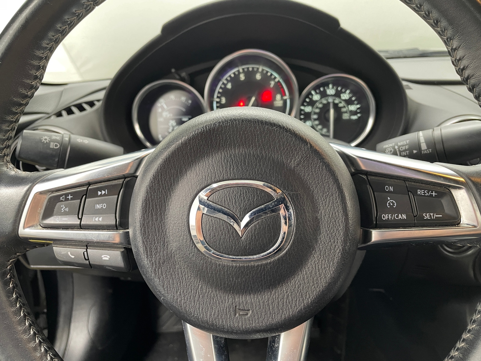 Thumbnail: 2021 Mazda MX-5 Miata - 5