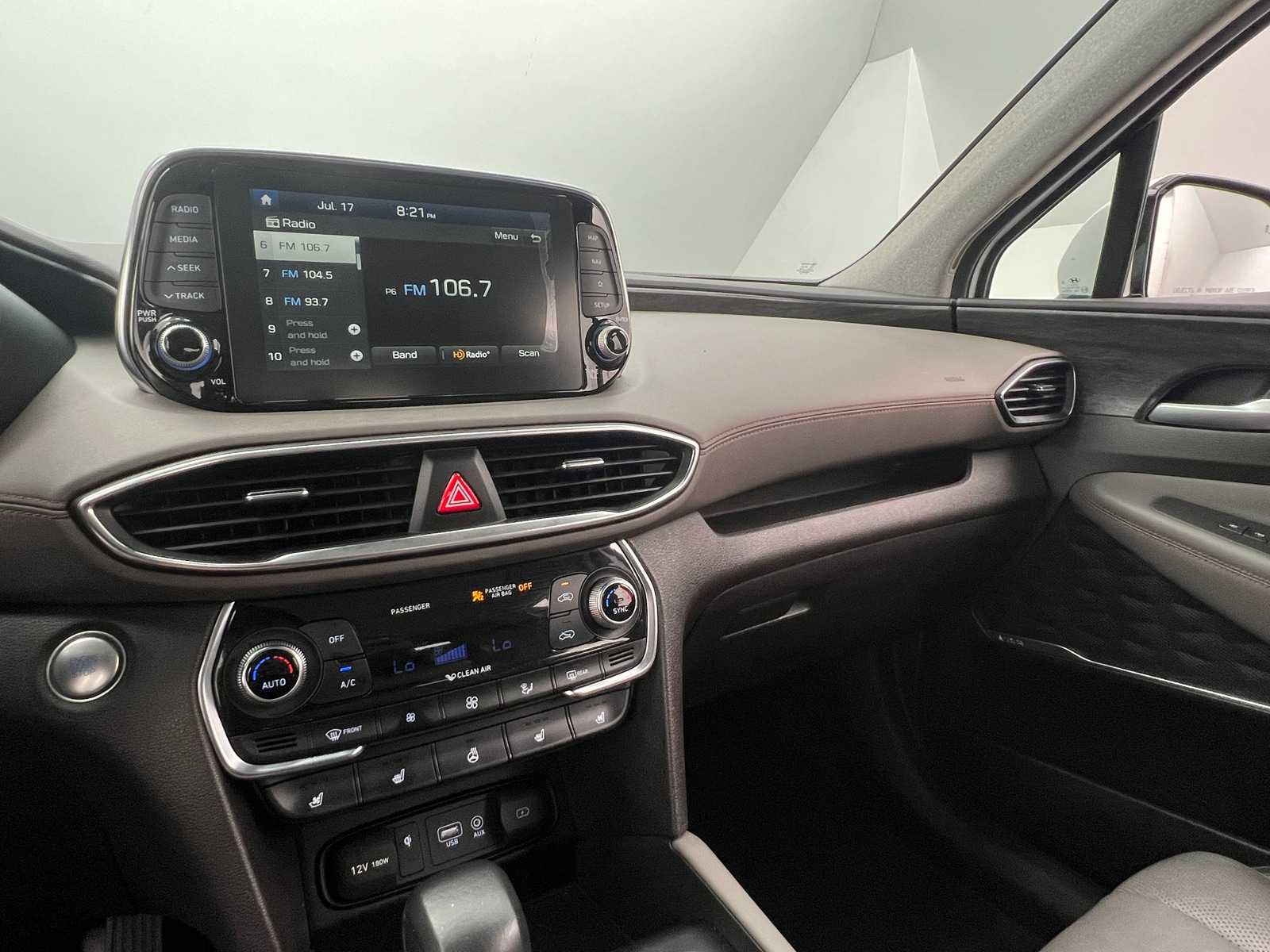 Thumbnail: 2020 Hyundai Santa Fe - 3