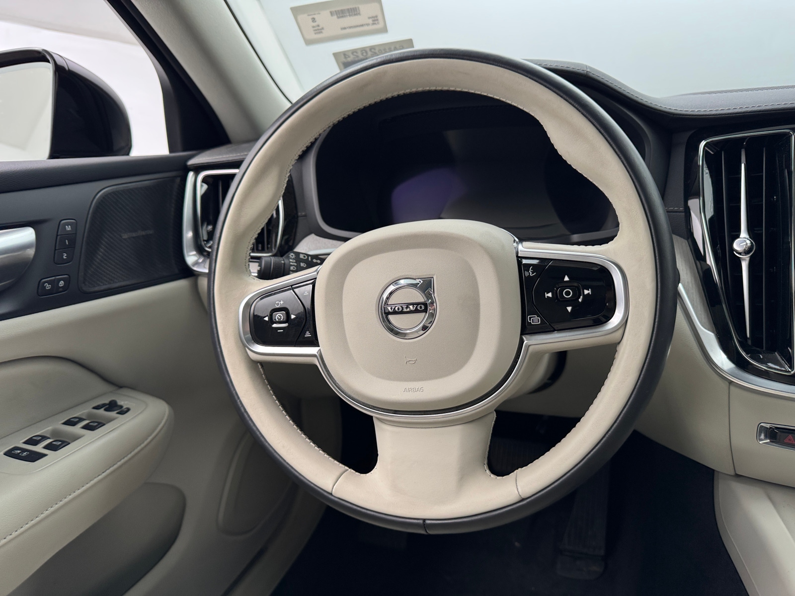 Thumbnail: 2024 Volvo S60 - 4