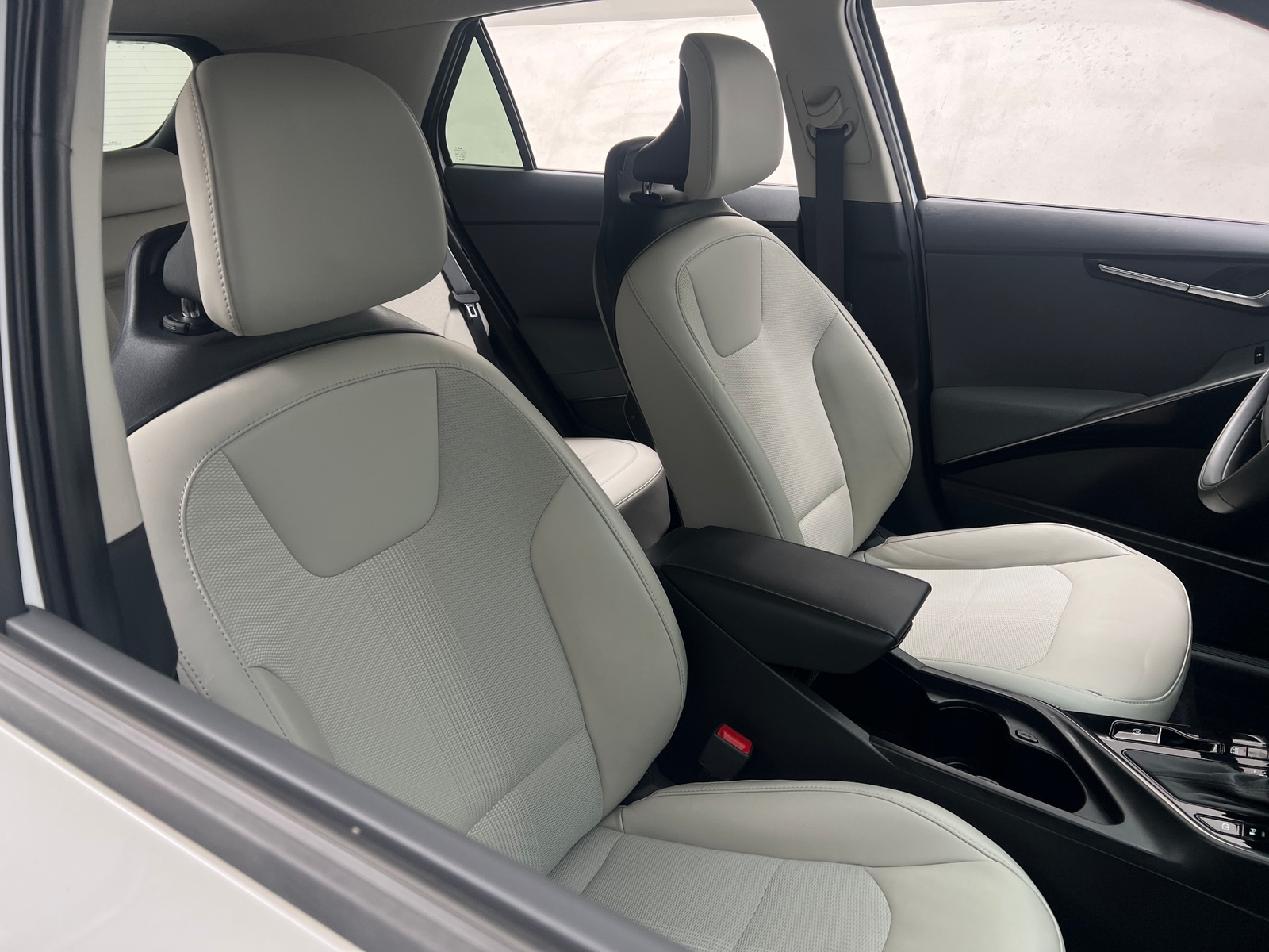 Thumbnail: 2023 Kia Niro - 2