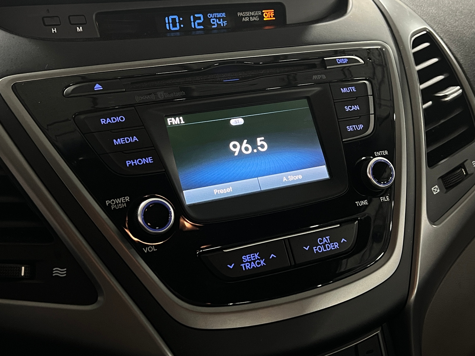 Thumbnail: 2016 Hyundai Elantra - 3