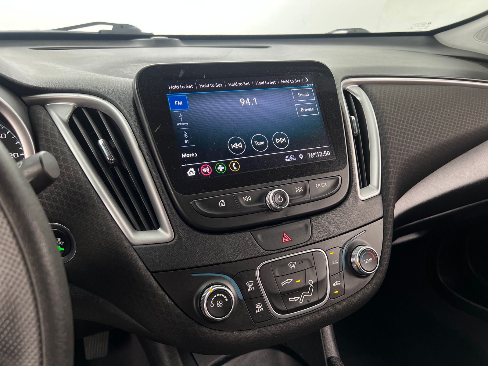 Thumbnail: 2019 Chevrolet Malibu - 4