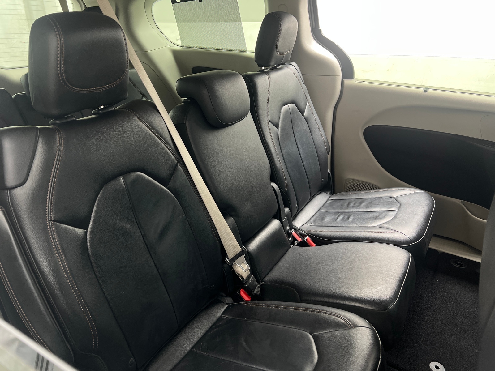 Thumbnail: 2017 Chrysler Pacifica - 5