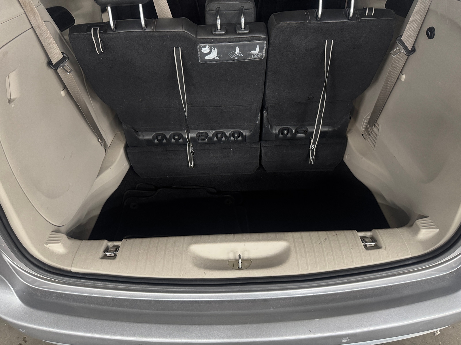 Thumbnail: 2017 Chrysler Pacifica - 6
