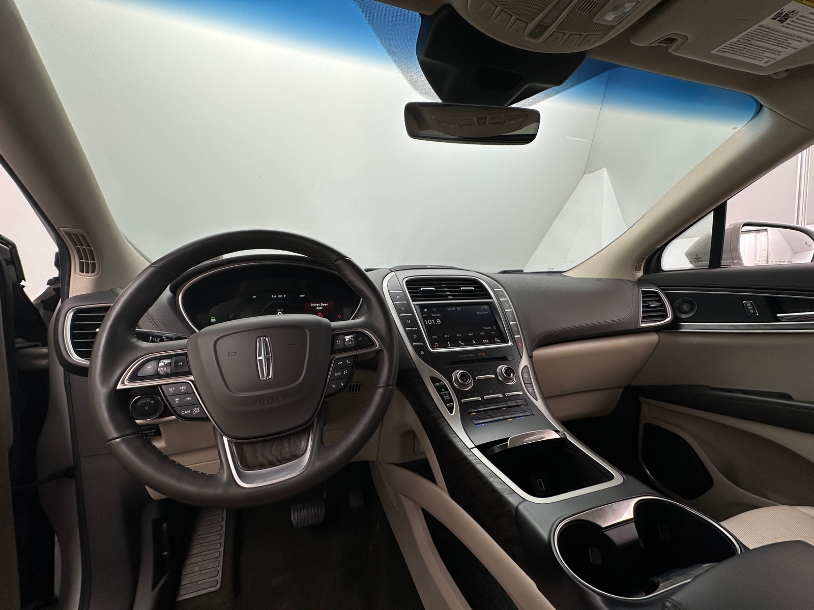 Thumbnail: 2019 Lincoln Nautilus - 2