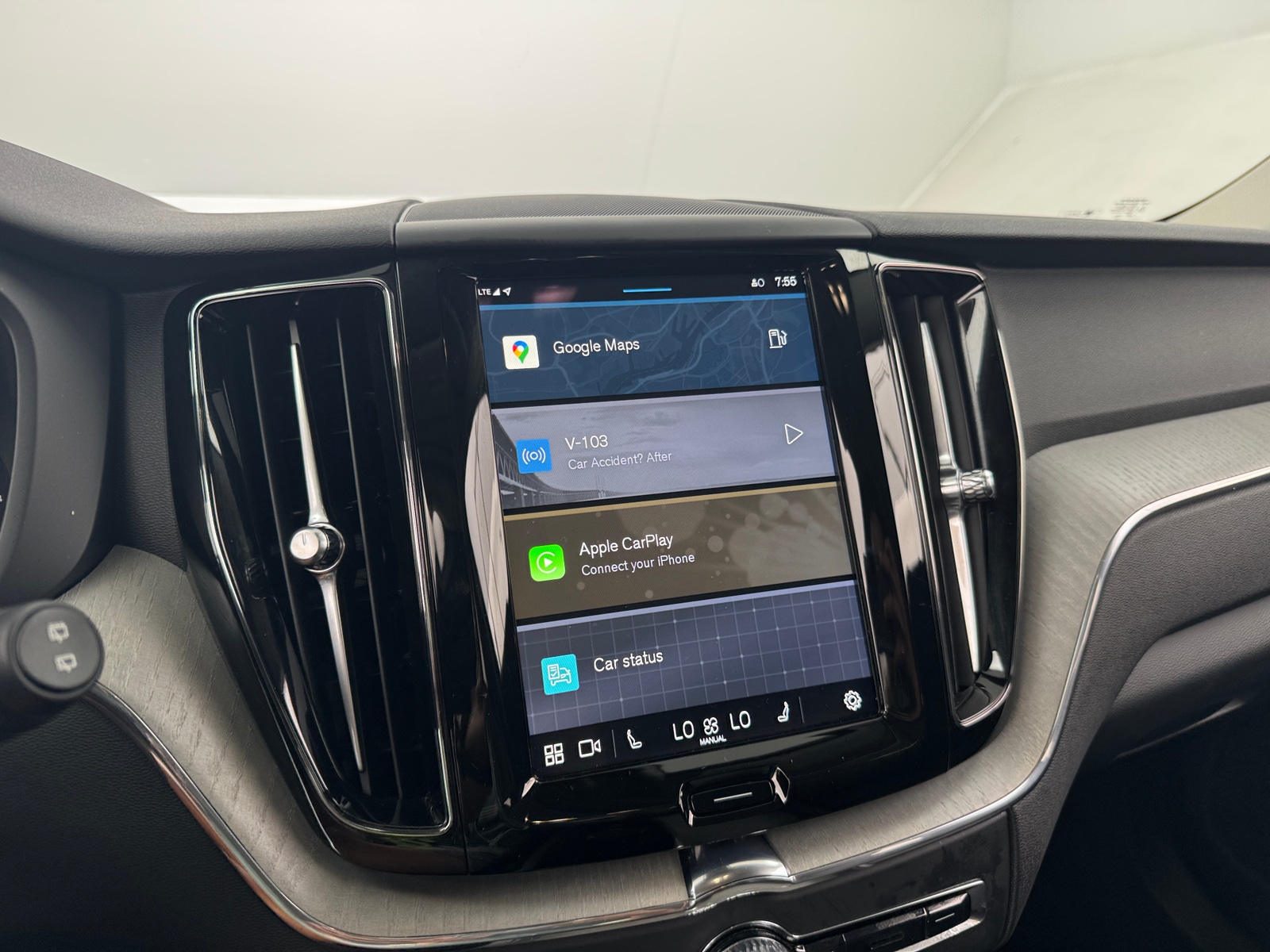 Thumbnail: 2025 Volvo XC60 - 3
