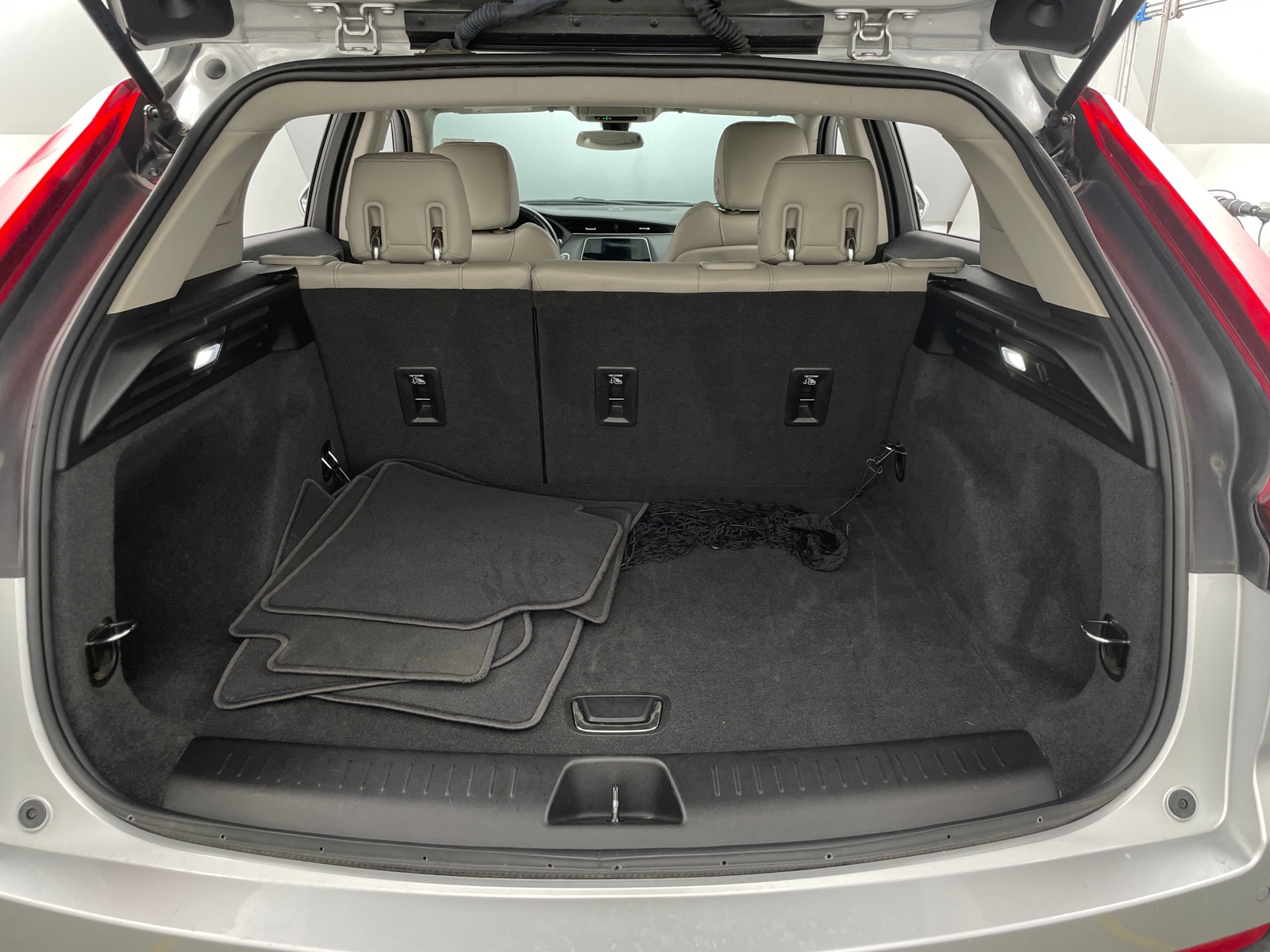Thumbnail: 2019 Cadillac XT4 - 6