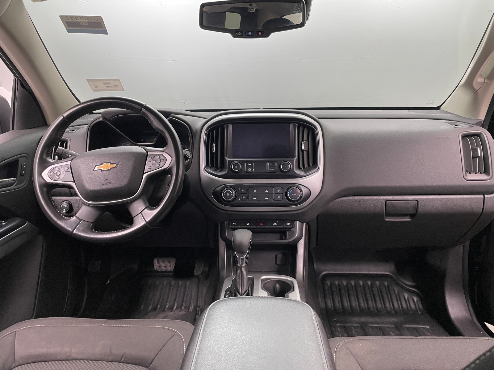 Thumbnail: 2022 Chevrolet Colorado - 3