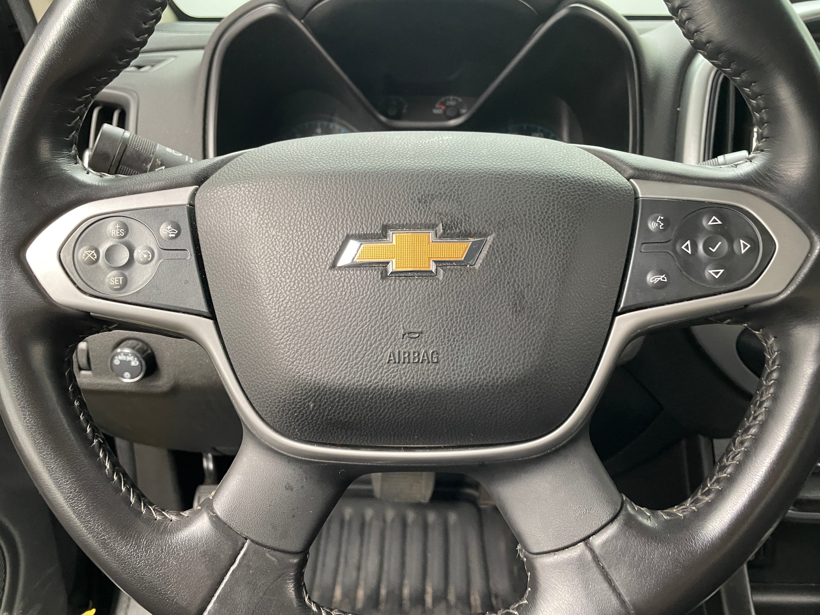 Thumbnail: 2022 Chevrolet Colorado - 5