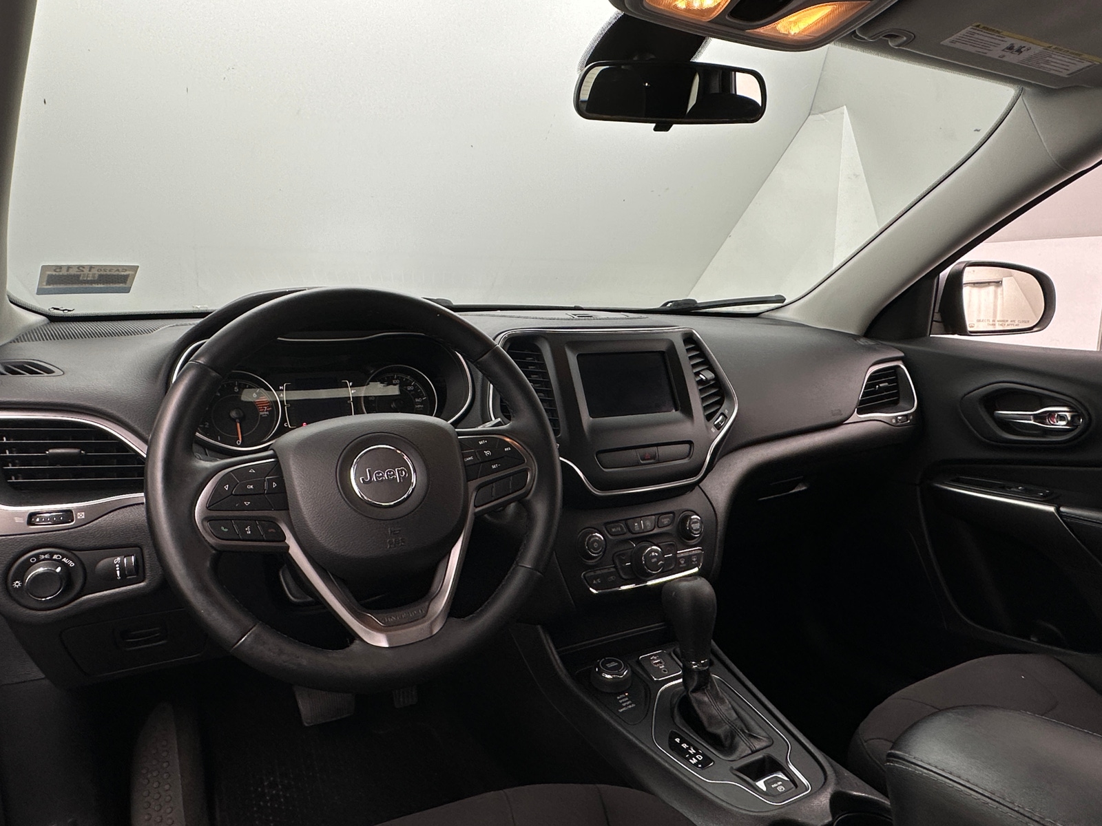 Thumbnail: 2020 Jeep Cherokee - 3