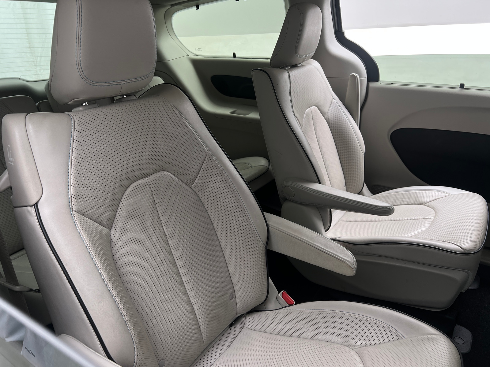 Thumbnail: 2019 Chrysler Pacifica - 5