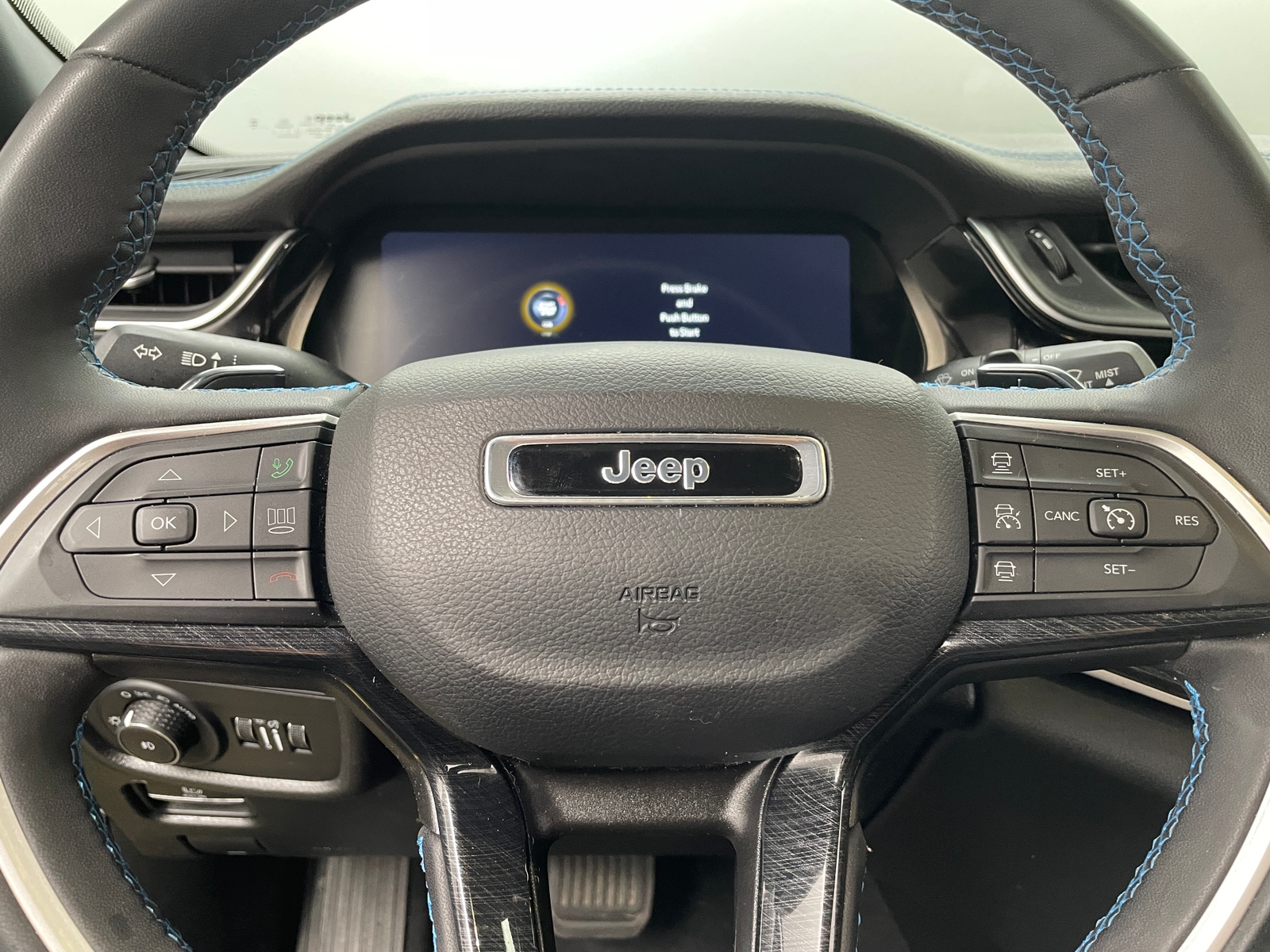 Thumbnail: 2023 Jeep Grand Cherokee - 4