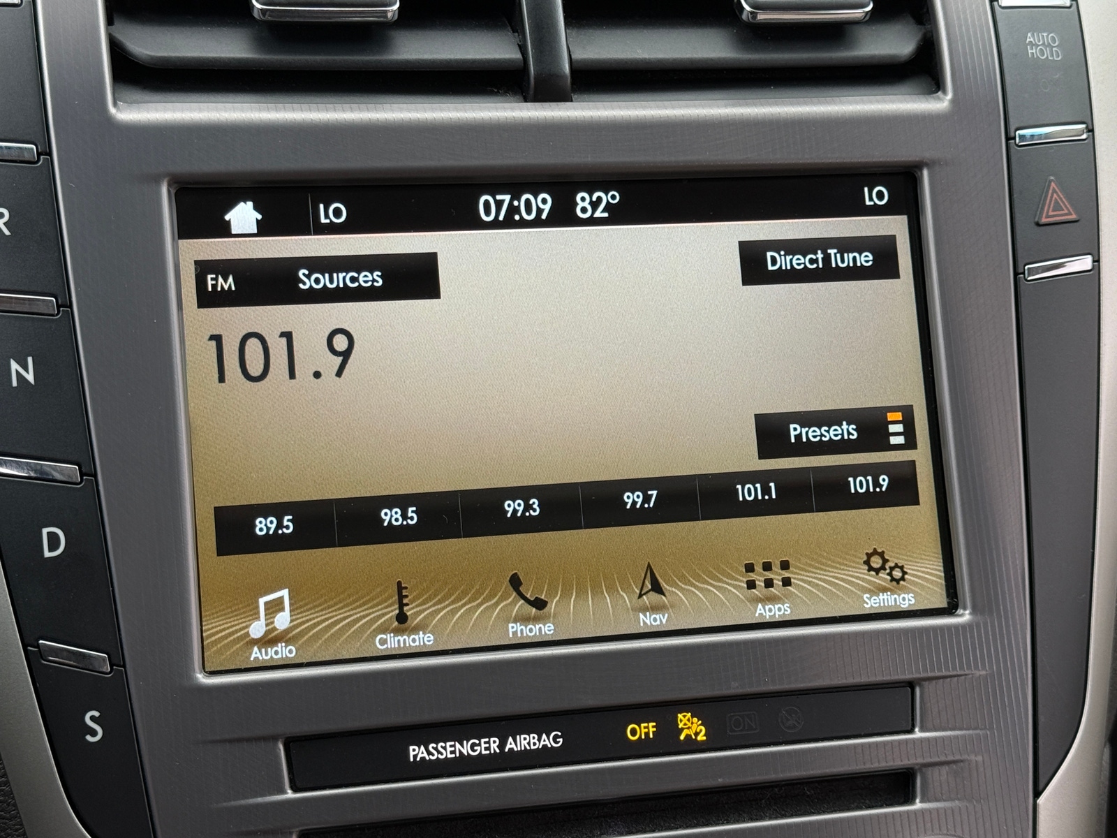 Thumbnail: 2017 Lincoln MKZ - 3