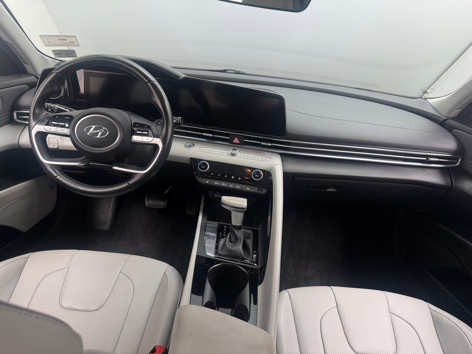 Thumbnail: 2022 Hyundai Elantra - 2
