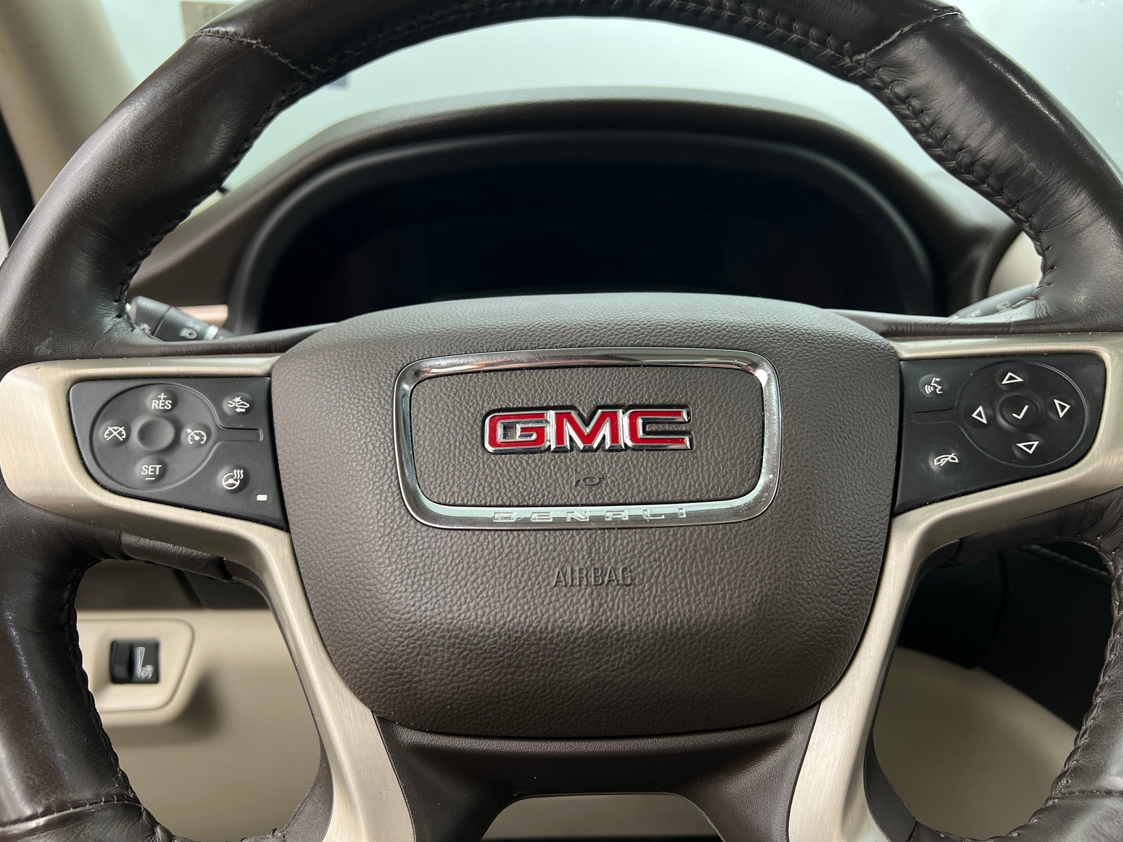 Thumbnail: 2017 GMC Acadia - 5