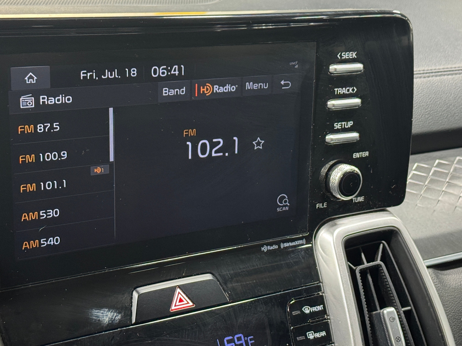 Thumbnail: 2021 Kia Sorento - 3