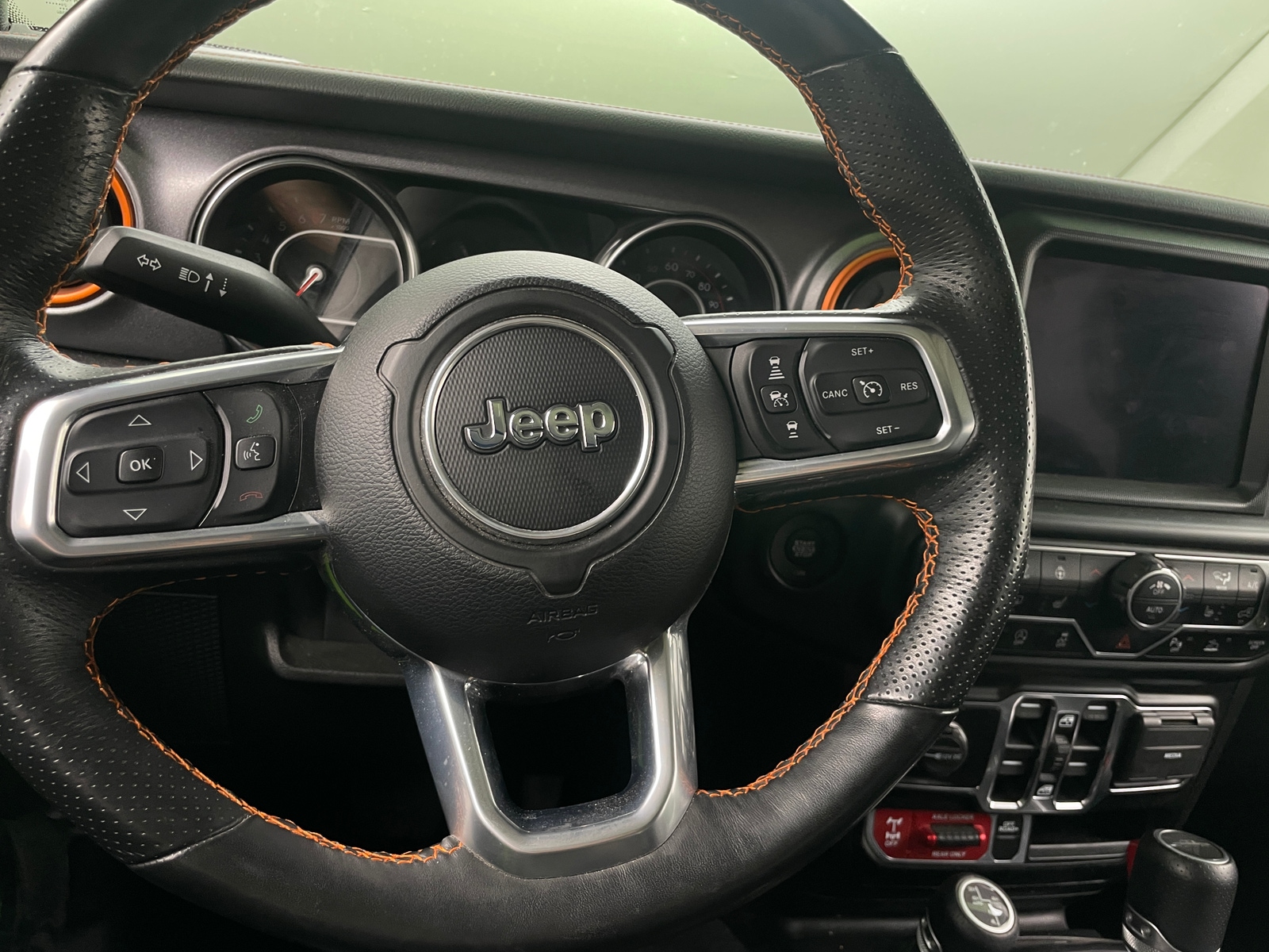 Thumbnail: 2021 Jeep Gladiator - 4