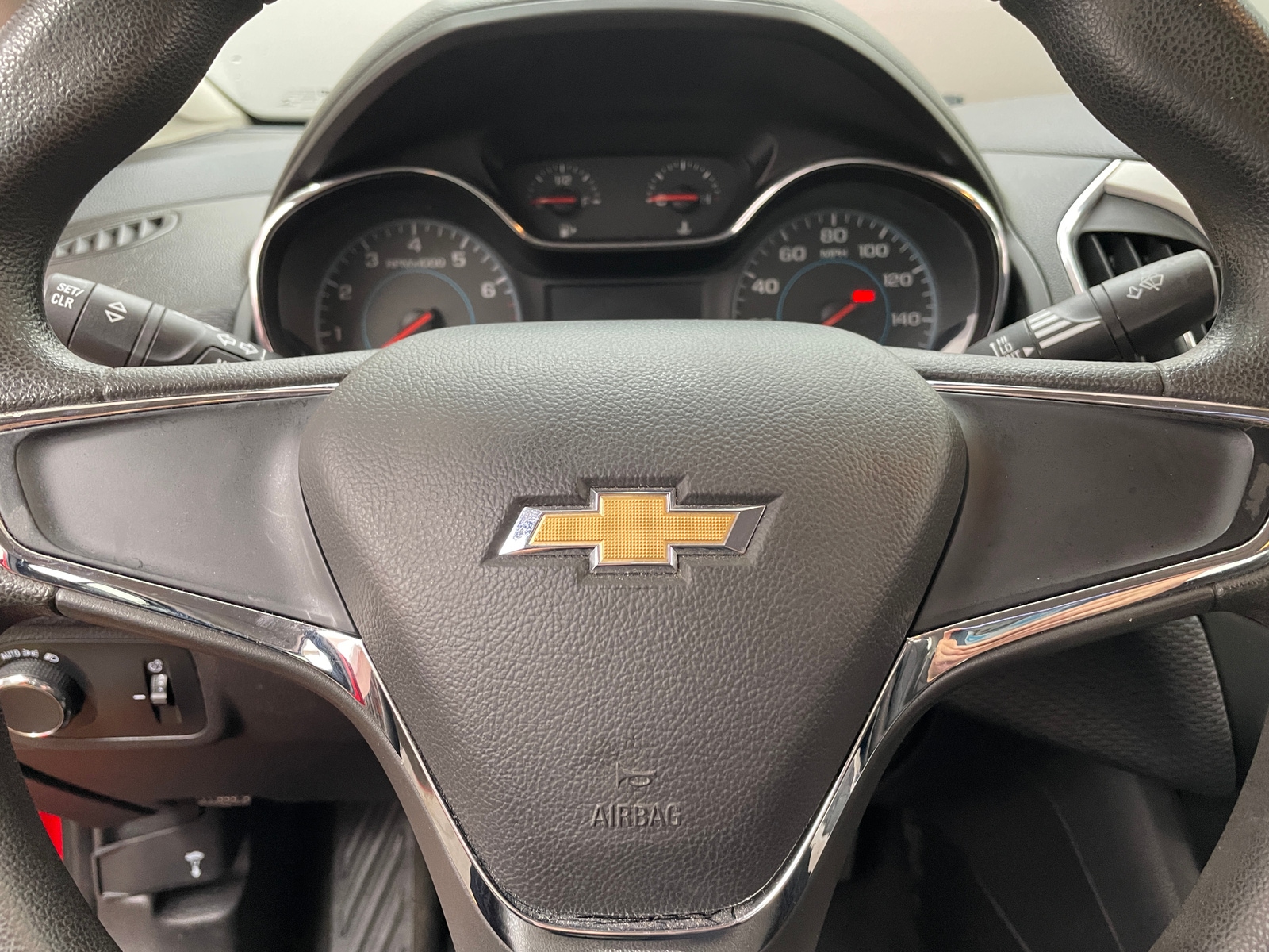 Thumbnail: 2017 Chevrolet Cruze - 5