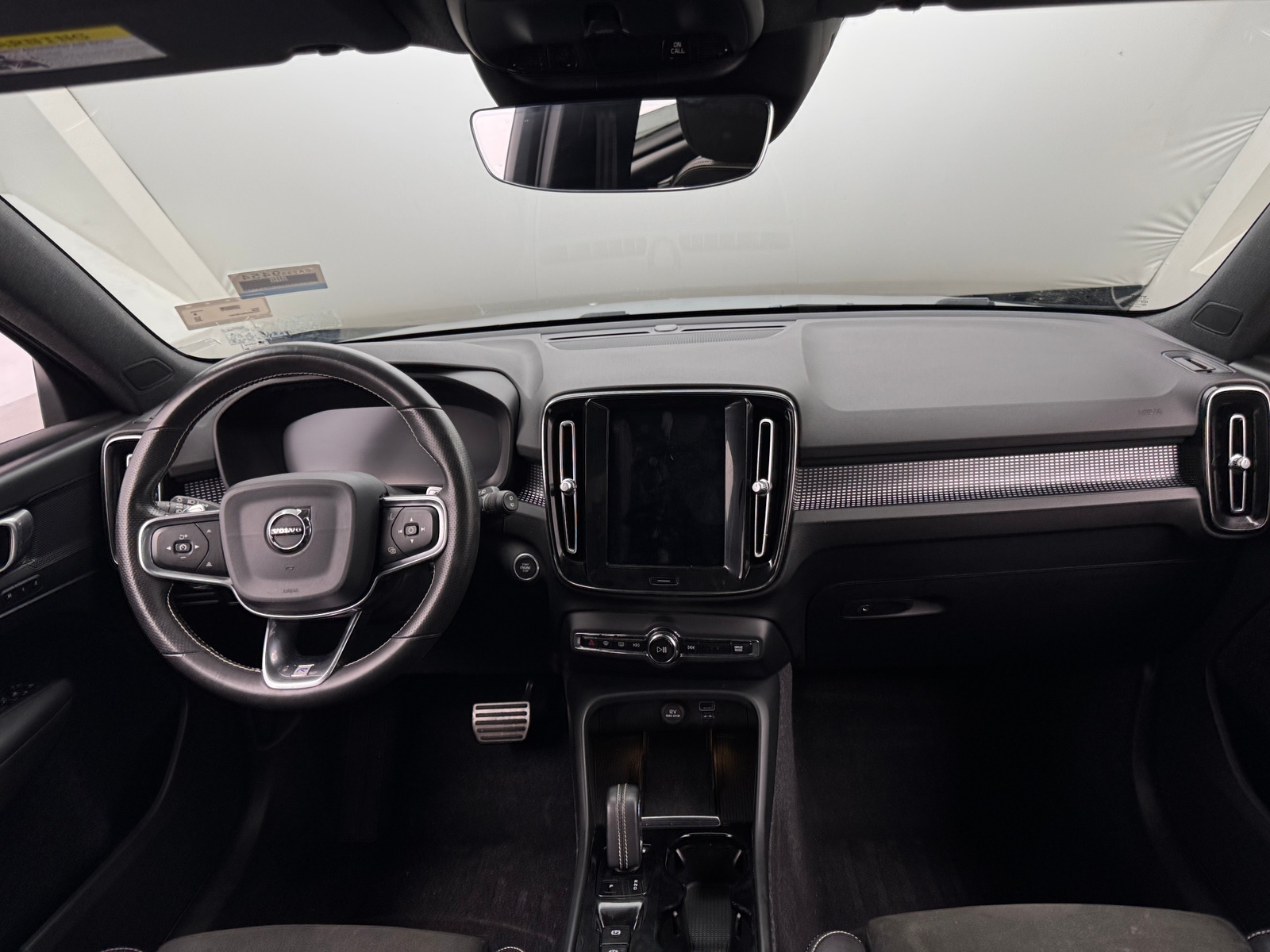 Thumbnail: 2020 Volvo XC40 - 2