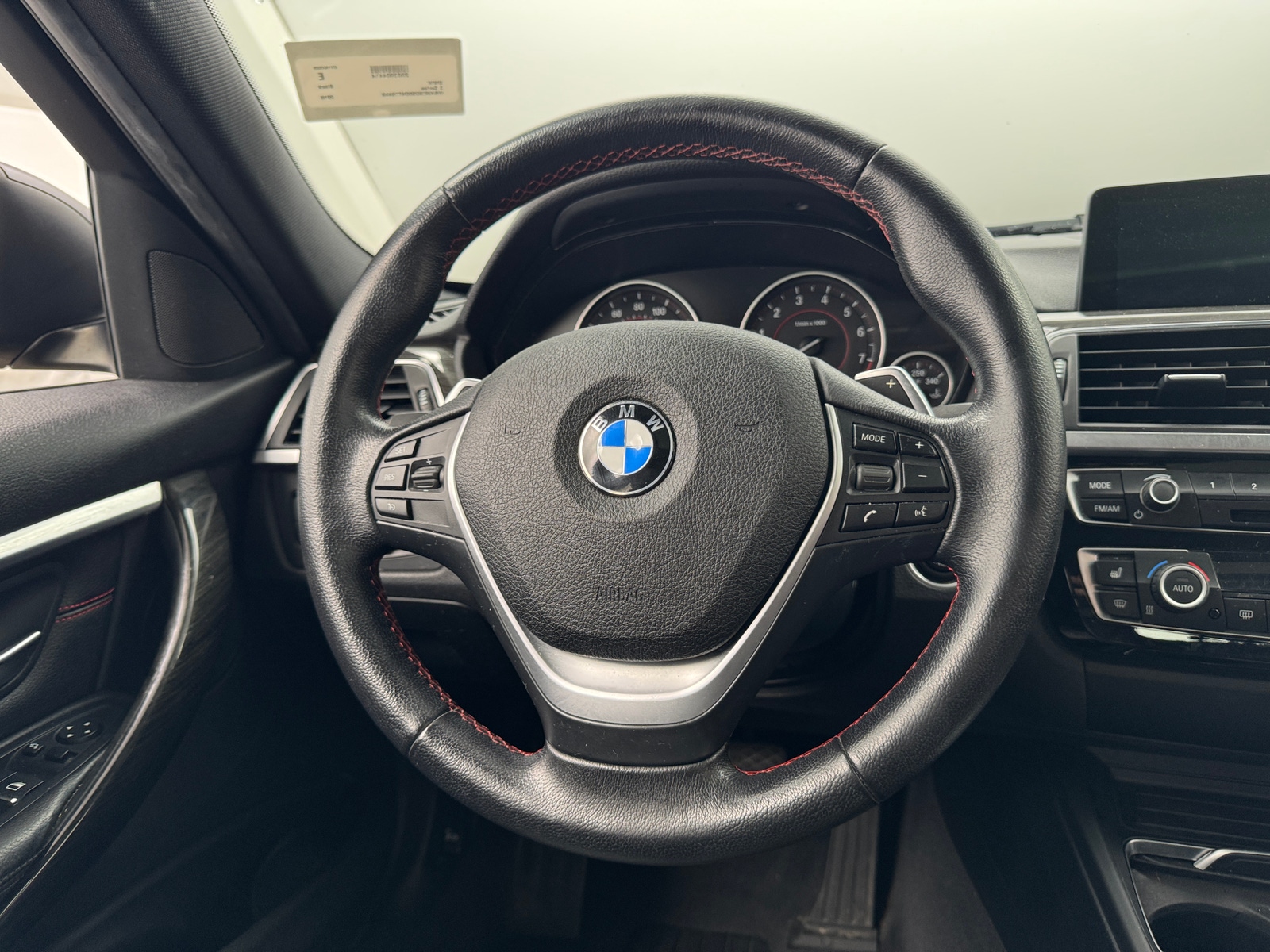 Thumbnail: 2016 BMW 3 Series - 4