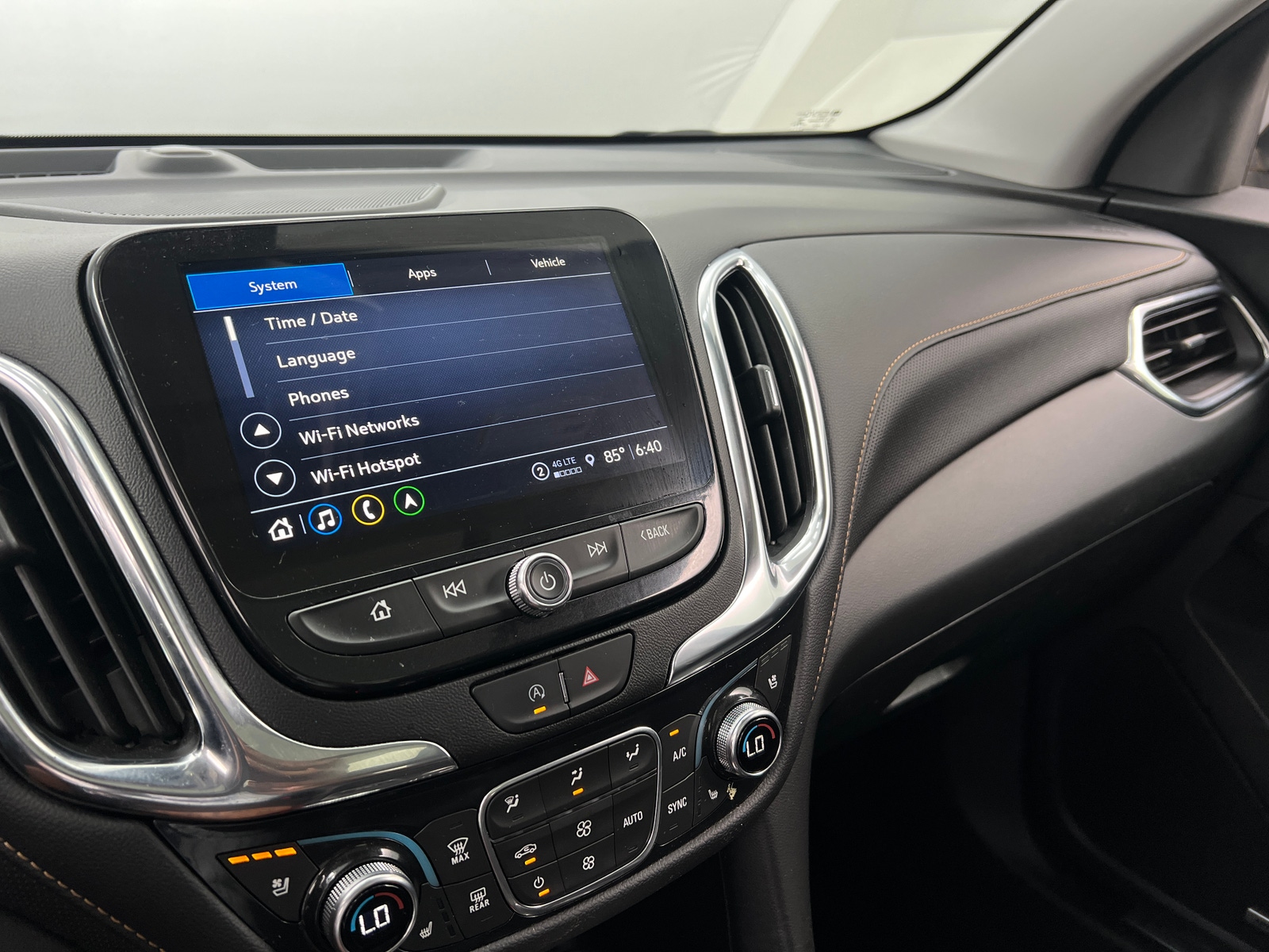 Thumbnail: 2022 Chevrolet Equinox - 3