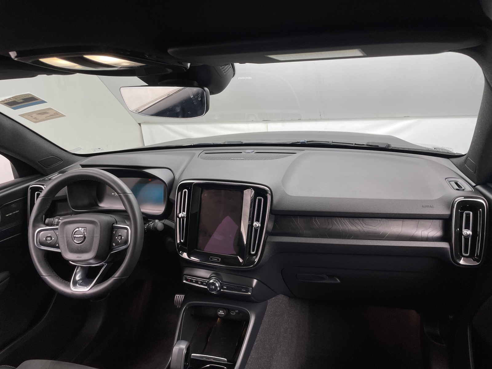 Thumbnail: 2023 Volvo C40 - 3