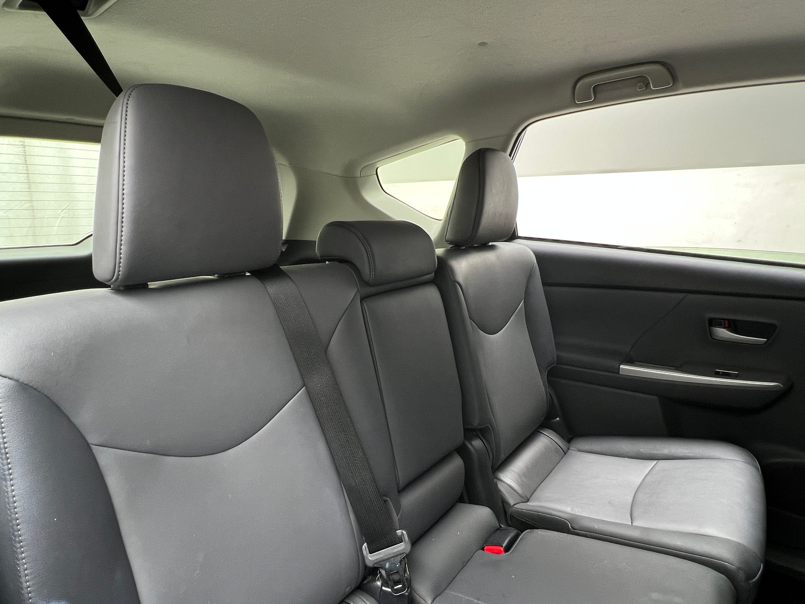 Thumbnail: 2013 Toyota Prius v - 6